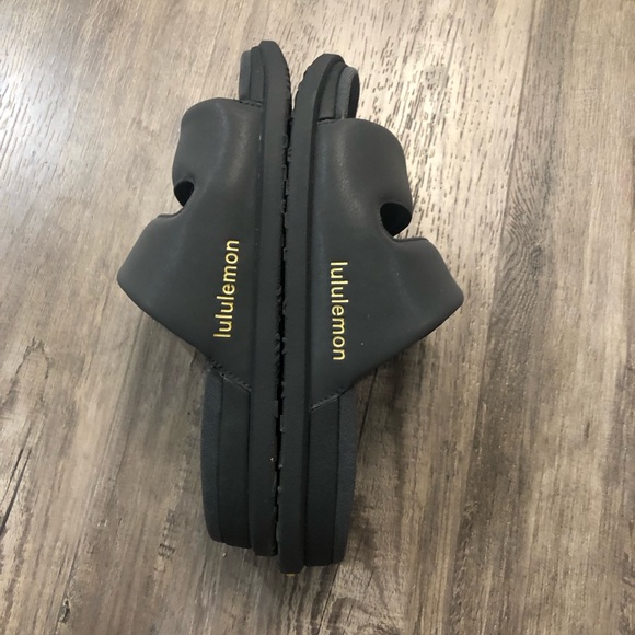 lululemon athletica Black restfeel Sandals - Picture 3 of 8